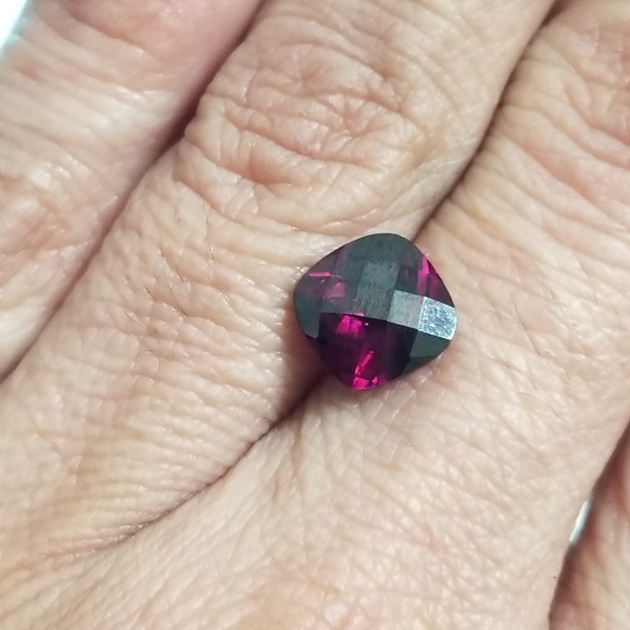 3 carat natural Rhodolite garnet checkered loose gemstone - Picture 4 of 16